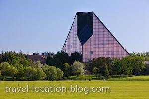 photo of Royal Canadian Mint Building Winnipeg Manitoba